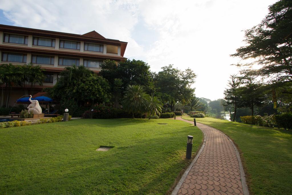 The Imperial River House Resort, Чианграй Экстерьер фото