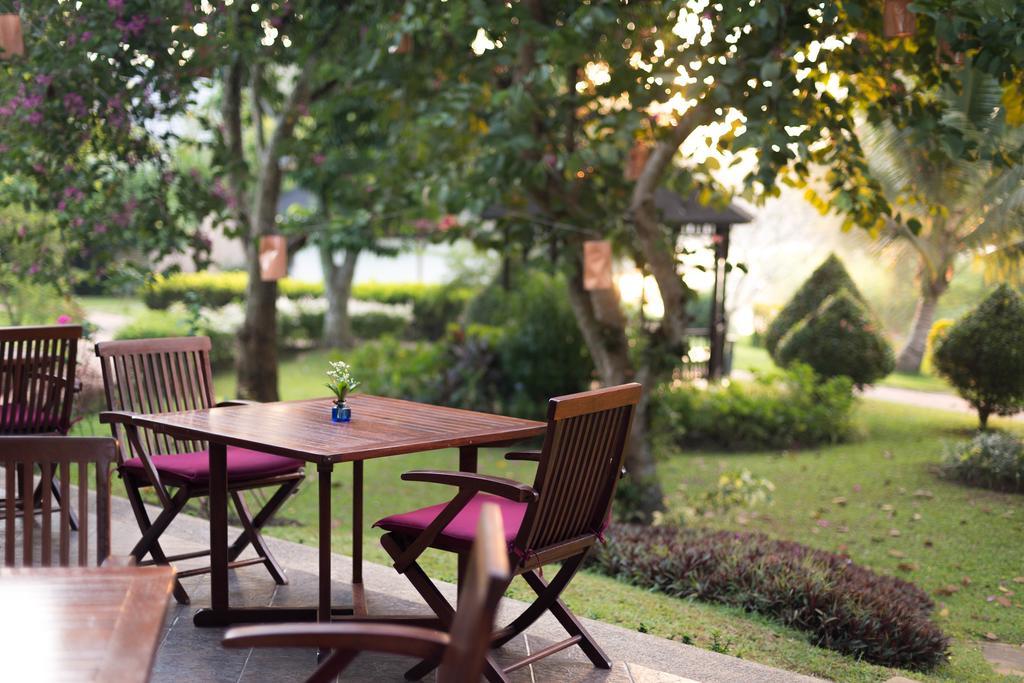 The Imperial River House Resort, Чианграй Экстерьер фото