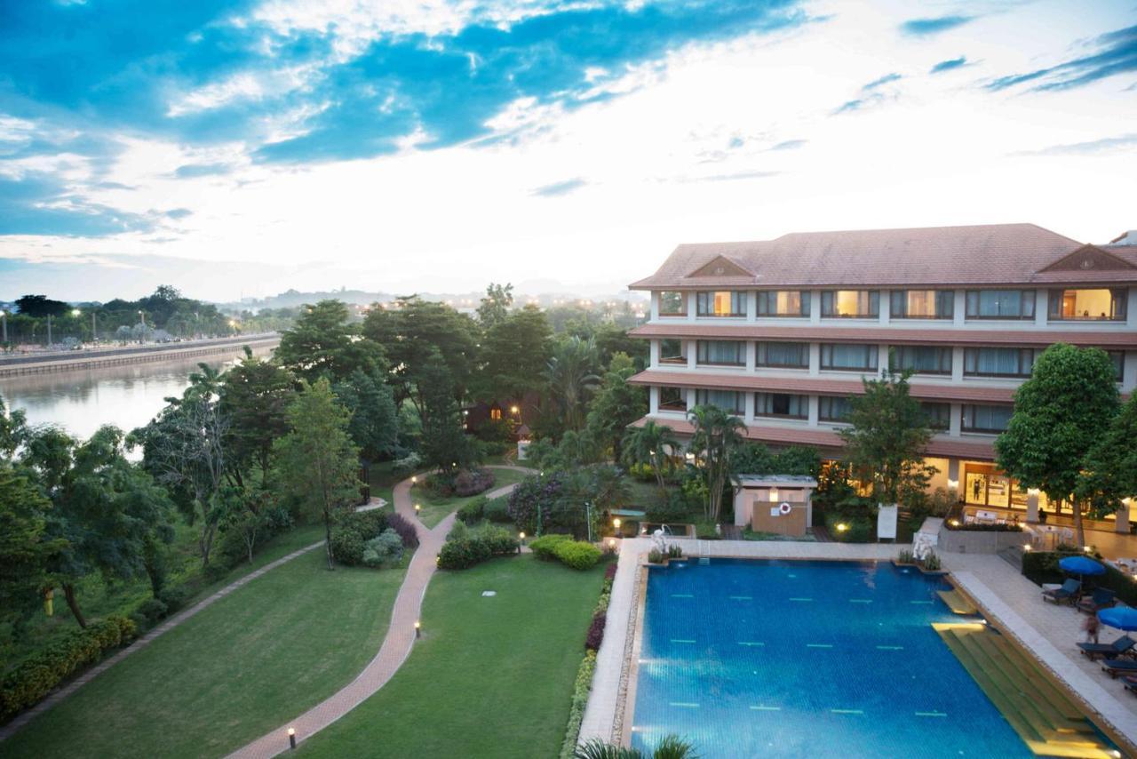 The Imperial River House Resort, Чианграй Экстерьер фото